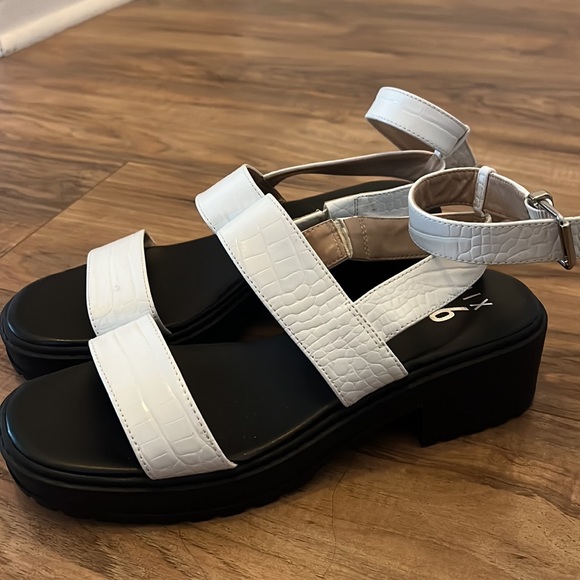 Mix No 6, black and white chunky sandals - Picture 3 of 3